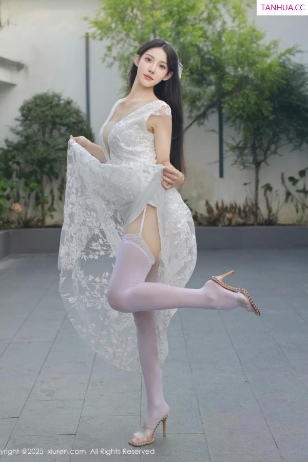   [XiuRen]高清写真图 2025.08.18 No.10661 梨霜儿 白色婚纱第31张图片